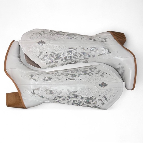 White Western Cowgirl Boots with Sparkle Inlay – Size 9 - Picture 3 of 7